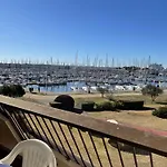 Lägenhet Pour 4 Avec Piscine Et Parking A Port Camargue - Fr-1-250-207 *