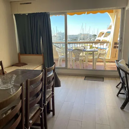 Pour 4 Avec Piscine Et Parking A Port Camargue - Fr-1-250-207 Le Grau-du-Roi