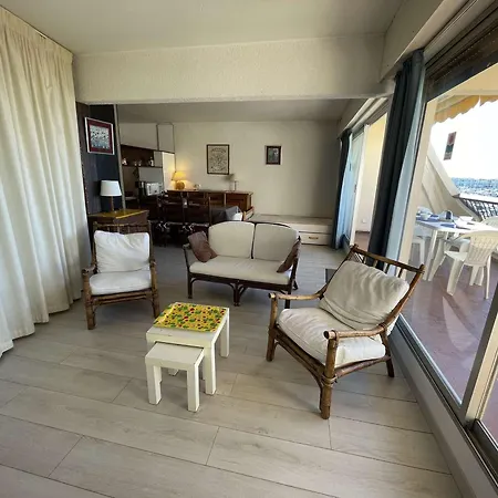 Pour 4 Avec Piscine Et Parking A Port Camargue - Fr-1-250-207 *