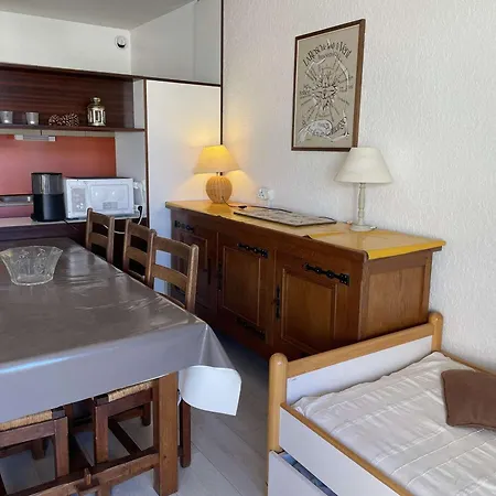 Pour 4 Avec Piscine Et Parking A Port Camargue - Fr-1-250-207 * Le Grau-du-Roi