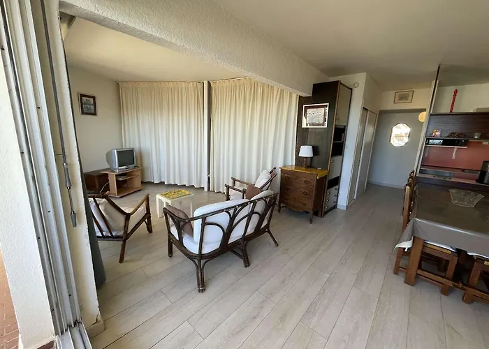 Pour 4 Avec Piscine Et Parking A Port Camargue - Fr-1-250-207 Le Grau-du-Roi