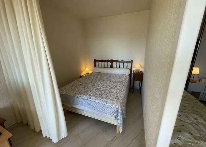 Pour 4 Avec Piscine Et Parking A Port Camargue - Fr-1-250-207 Le Grau-du-Roi