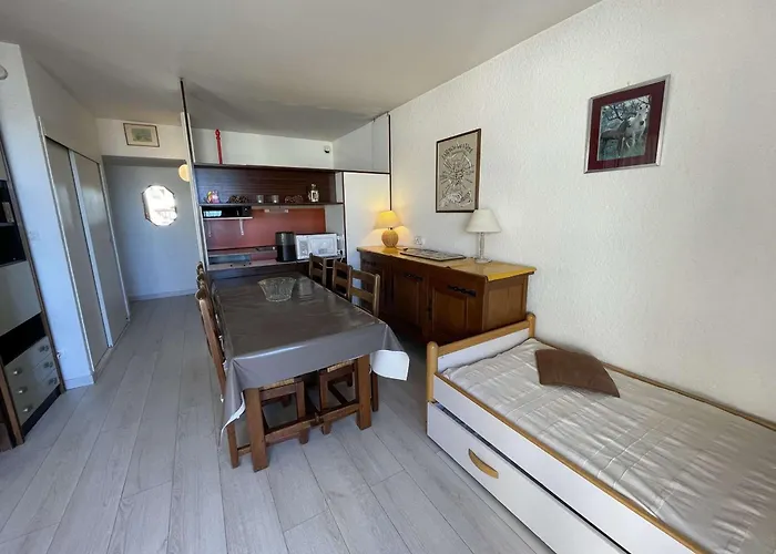 Apartament Pour 4 Avec Piscine Et Parking A Port Camargue - Fr-1-250-207 Le Grau-du-Roi