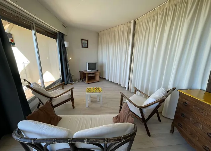 Apartament Pour 4 Avec Piscine Et Parking A Port Camargue - Fr-1-250-207