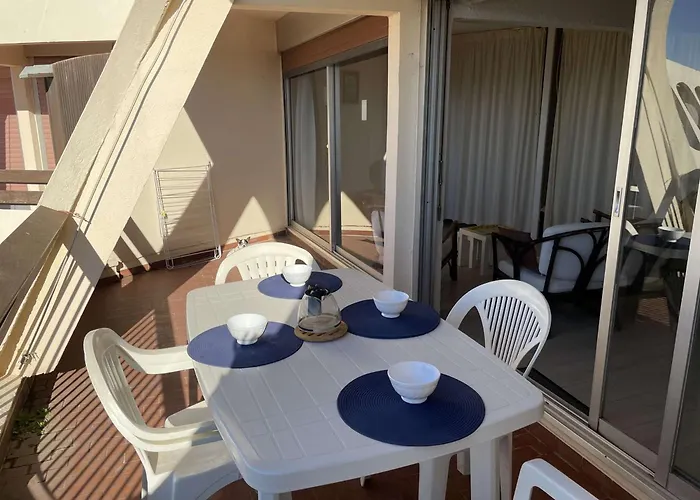 Apartament Pour 4 Avec Piscine Et Parking A Port Camargue - Fr-1-250-207 Le Grau-du-Roi