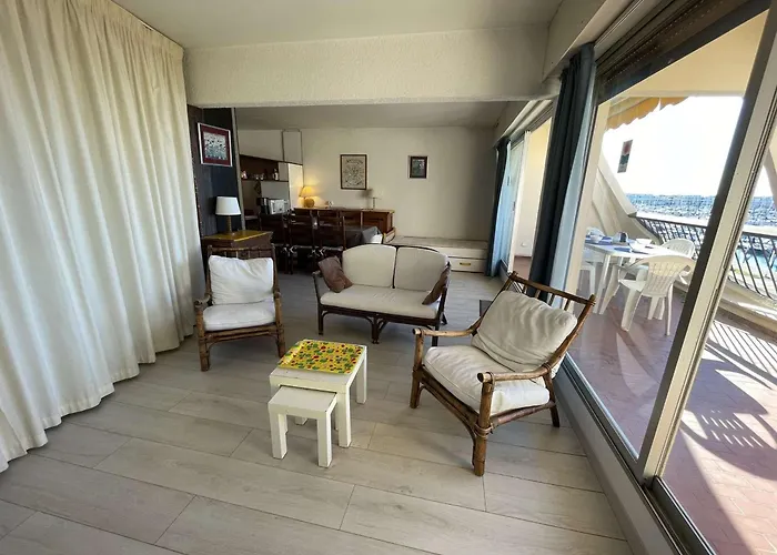 Pour 4 Avec Piscine Et Parking A Port Camargue - Fr-1-250-207 *